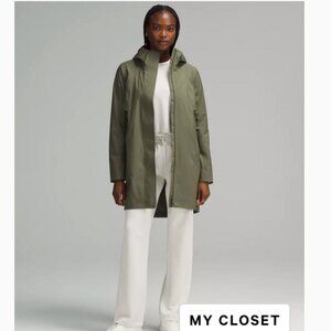 Lululemon Rain Rebel Jacket Medium Olive size 12